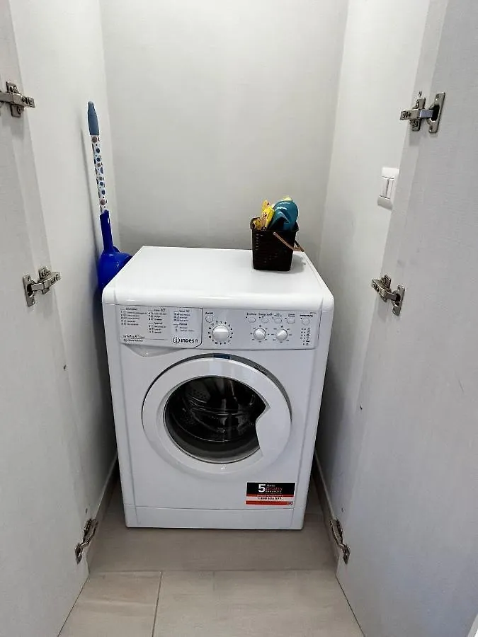 B8 Apartment 巴里